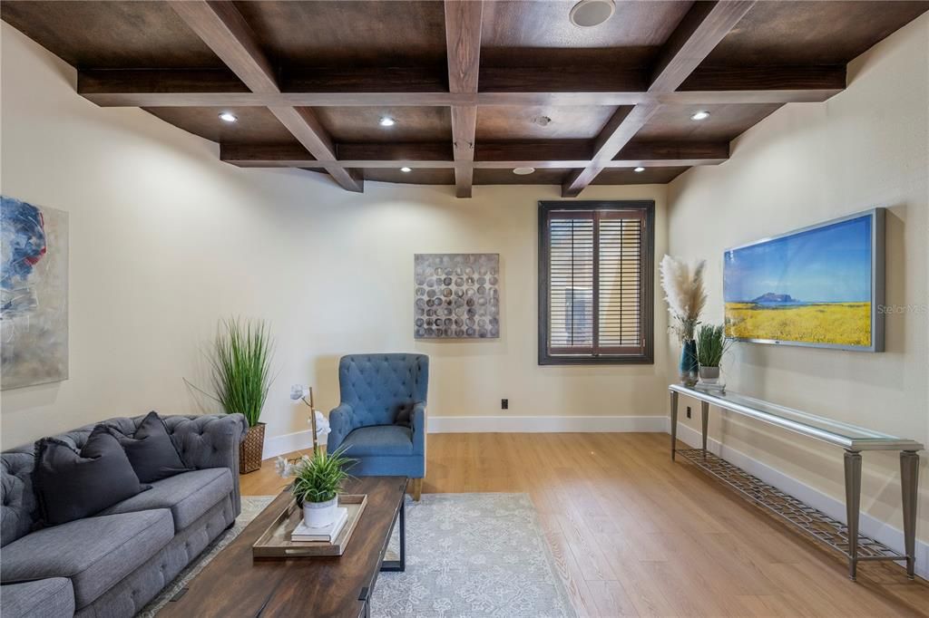 For Sale: $6,750,000 (10 beds, 8 baths, 10119 Square Feet)