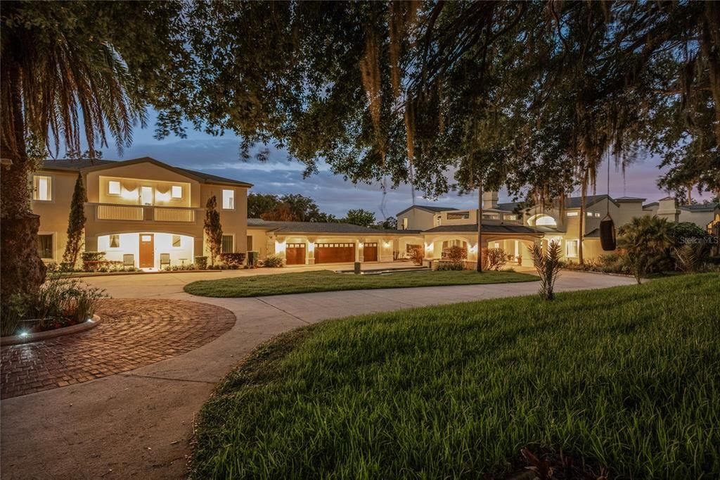For Sale: $6,750,000 (10 beds, 8 baths, 10119 Square Feet)