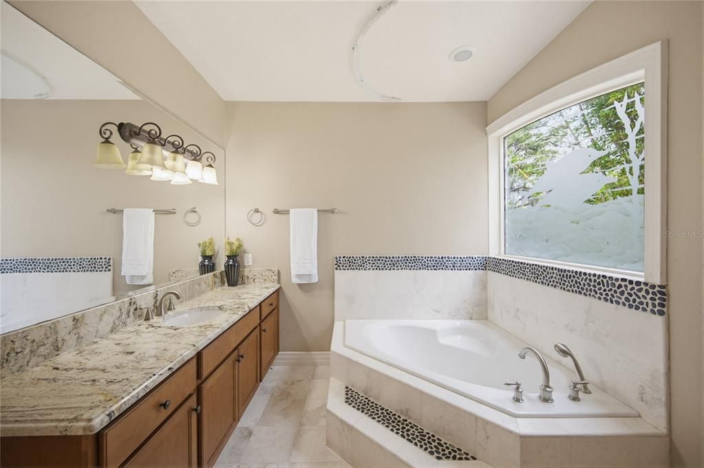 For Sale: $6,750,000 (10 beds, 8 baths, 10119 Square Feet)
