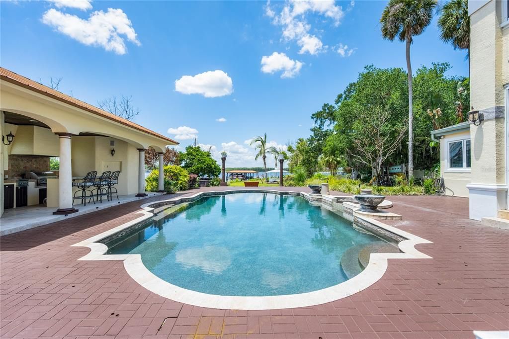 For Sale: $6,750,000 (10 beds, 8 baths, 10119 Square Feet)