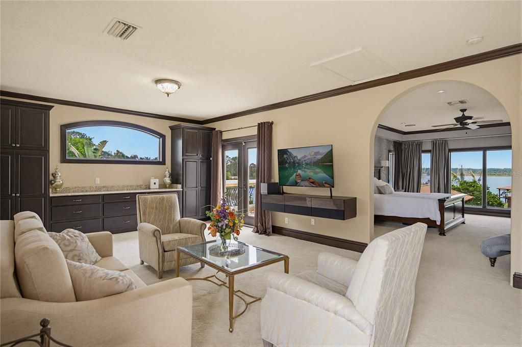 For Sale: $6,750,000 (10 beds, 8 baths, 10119 Square Feet)