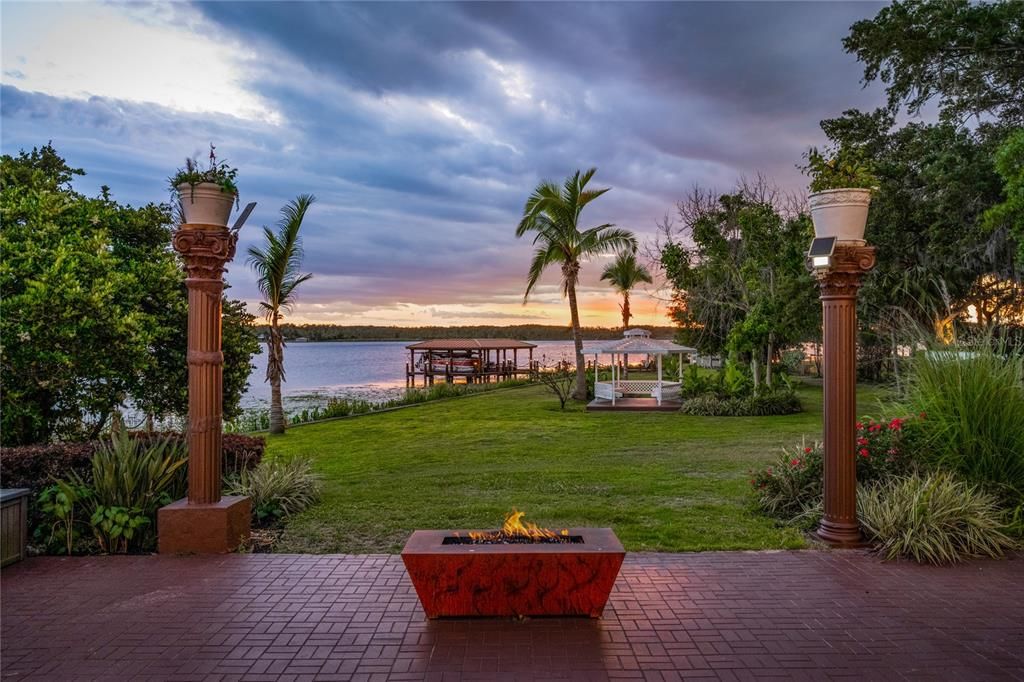 For Sale: $6,750,000 (10 beds, 8 baths, 10119 Square Feet)