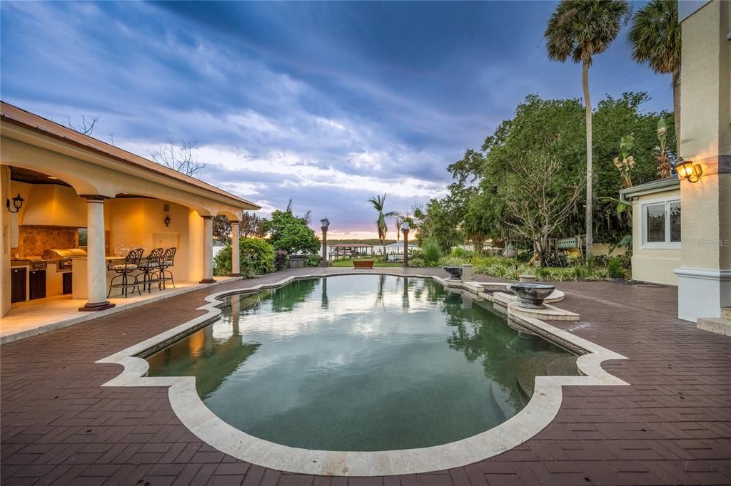 For Sale: $6,750,000 (10 beds, 8 baths, 10119 Square Feet)
