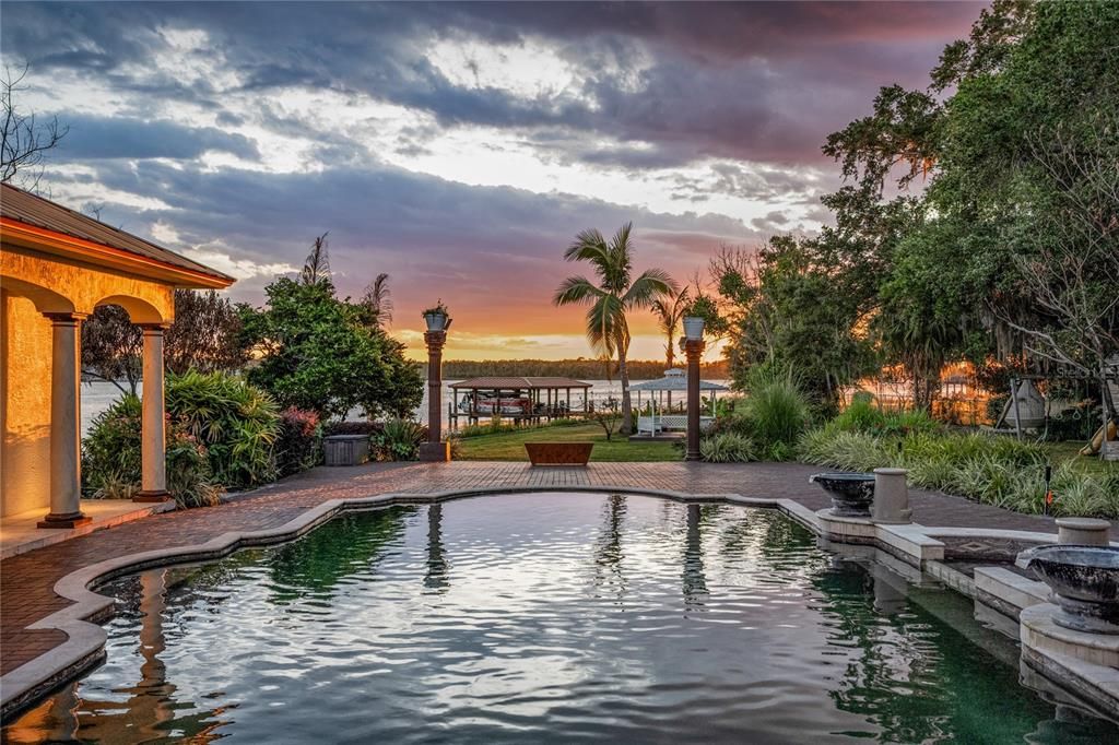 For Sale: $6,750,000 (10 beds, 8 baths, 10119 Square Feet)