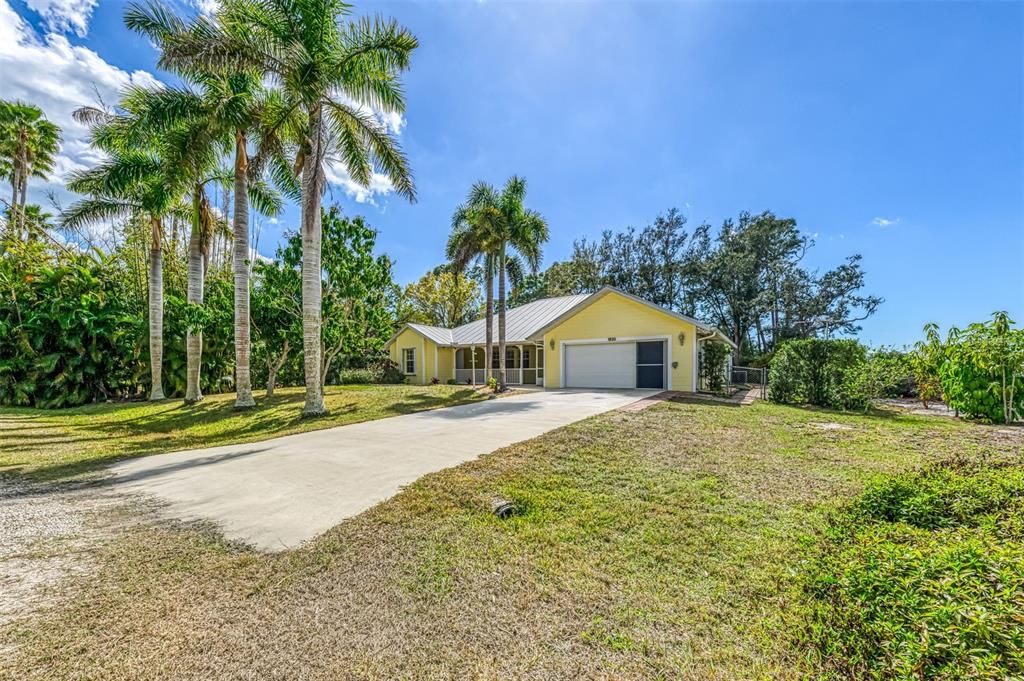 For Rent: $3,300 (3 beds, 3 baths, 2388 Square Feet)