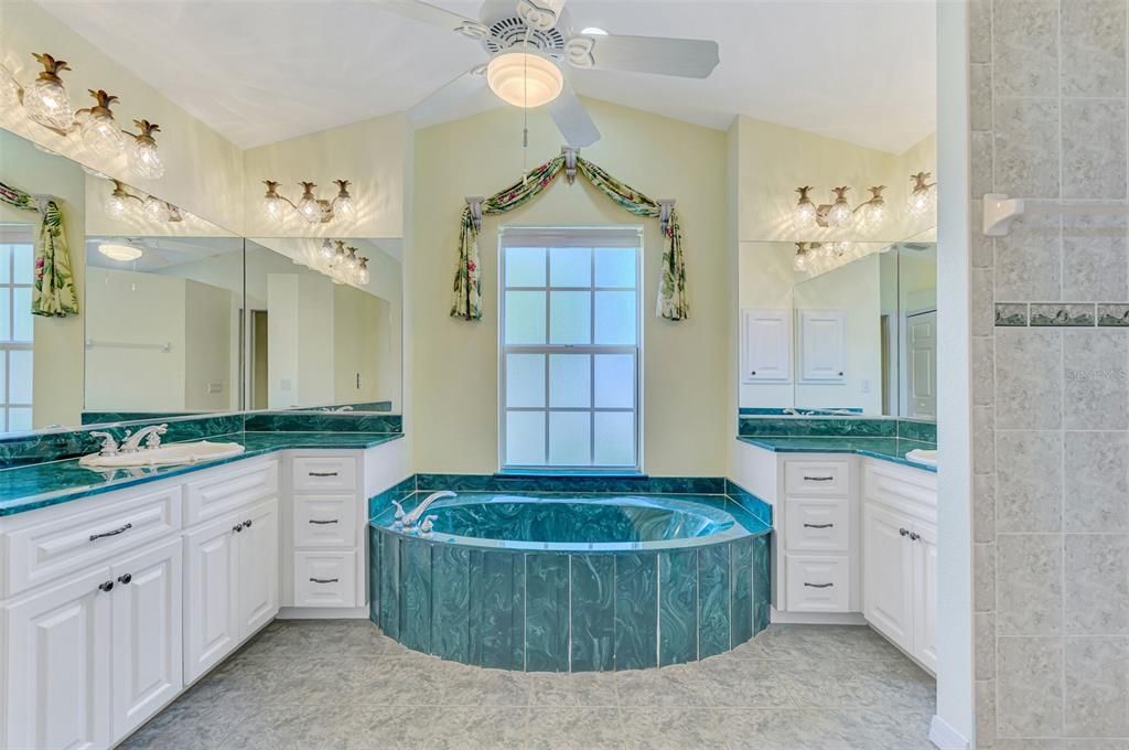 For Rent: $3,300 (3 beds, 3 baths, 2388 Square Feet)