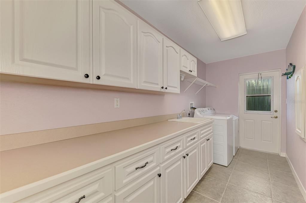For Rent: $3,300 (3 beds, 3 baths, 2388 Square Feet)
