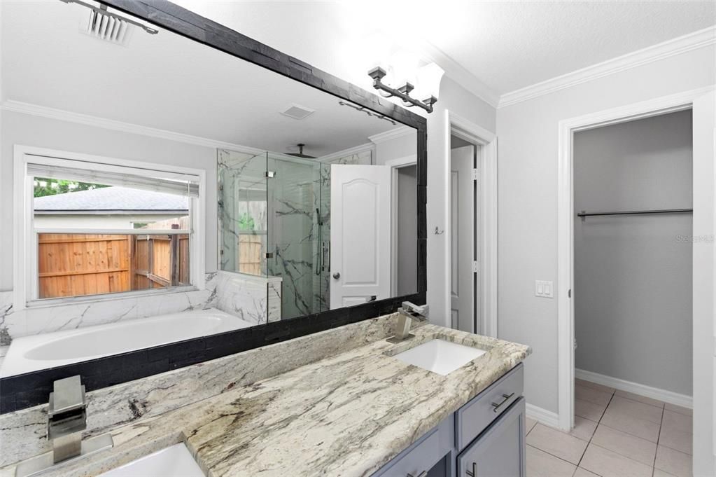 Activo con contrato: $379,500 (3 camas, 2 baños, 1505 Pies cuadrados)