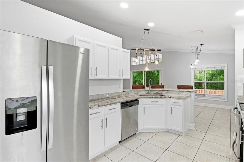 Activo con contrato: $379,500 (3 camas, 2 baños, 1505 Pies cuadrados)