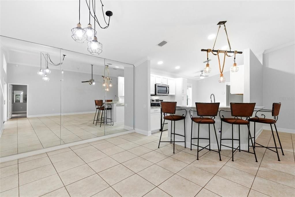 Activo con contrato: $379,500 (3 camas, 2 baños, 1505 Pies cuadrados)