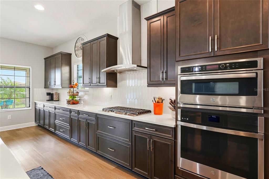 На продажу: $939,900 (5 спален, 4 ванн, 4211 Квадратных фут)