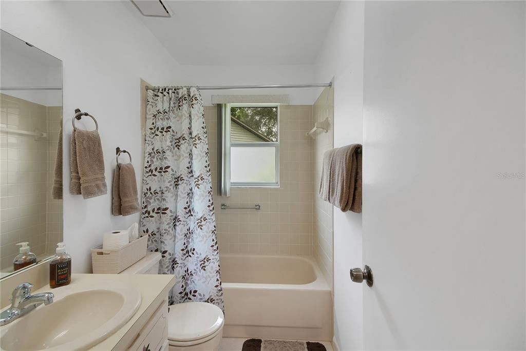 Active With Contract: $265,000 (3 beds, 2 baths, 2189 Square Feet)