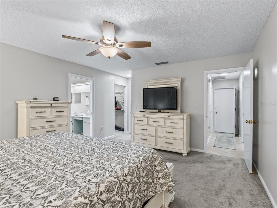 Active With Contract: $265,000 (3 beds, 2 baths, 2189 Square Feet)