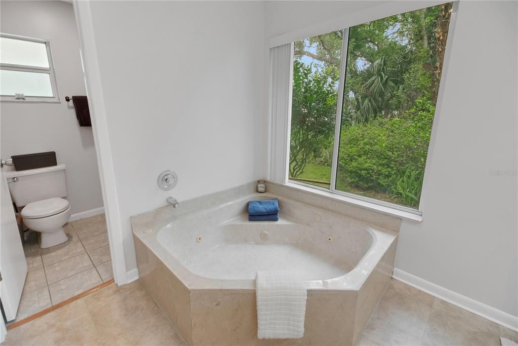 Active With Contract: $265,000 (3 beds, 2 baths, 2189 Square Feet)