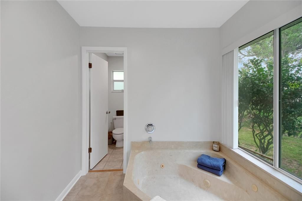 Active With Contract: $265,000 (3 beds, 2 baths, 2189 Square Feet)