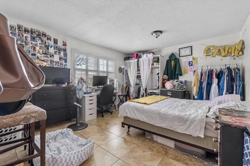 For Rent: $1,450 (3 beds, 2 baths, 1783 Square Feet)