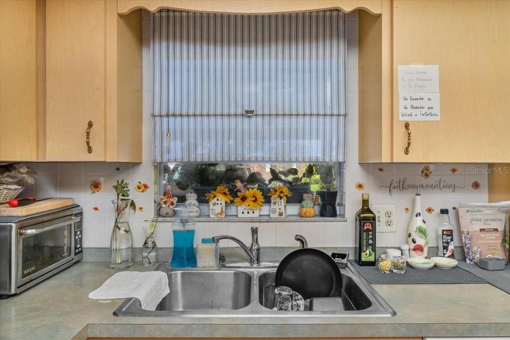 For Rent: $1,450 (3 beds, 2 baths, 1783 Square Feet)