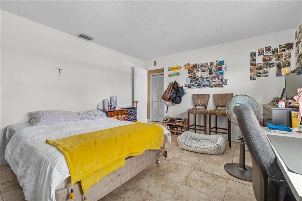 For Rent: $1,450 (3 beds, 2 baths, 1783 Square Feet)