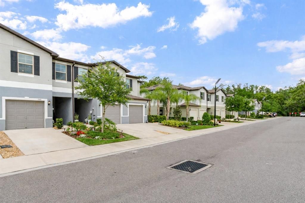 For Sale: $289,000 (3 beds, 2 baths, 1634 Square Feet)