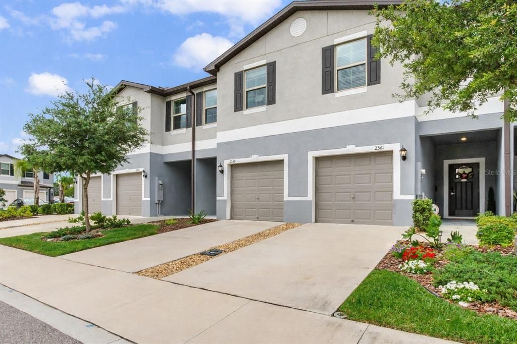 For Sale: $289,000 (3 beds, 2 baths, 1634 Square Feet)