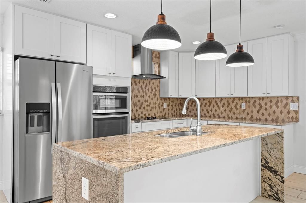 En Venta: $599,000 (4 camas, 2 baños, 2279 Pies cuadrados)
