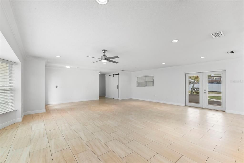 En Venta: $599,000 (4 camas, 2 baños, 2279 Pies cuadrados)