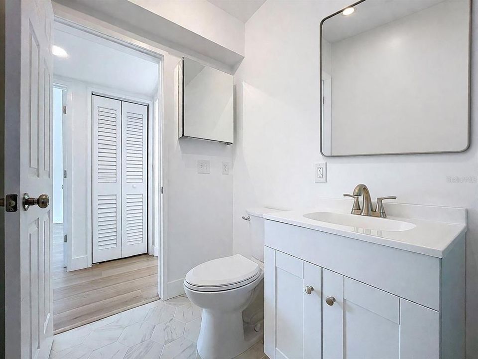 For Sale: $500,000 (2 beds, 1 baths, 815 Square Feet)