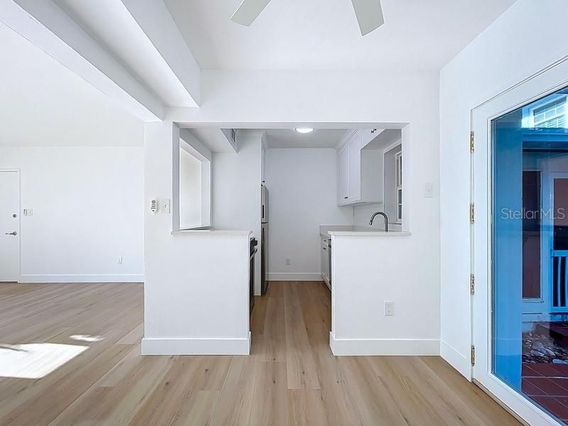 For Sale: $500,000 (2 beds, 1 baths, 815 Square Feet)