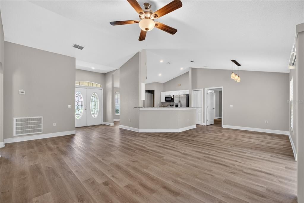 For Sale: $259,900 (3 beds, 2 baths, 1521 Square Feet)