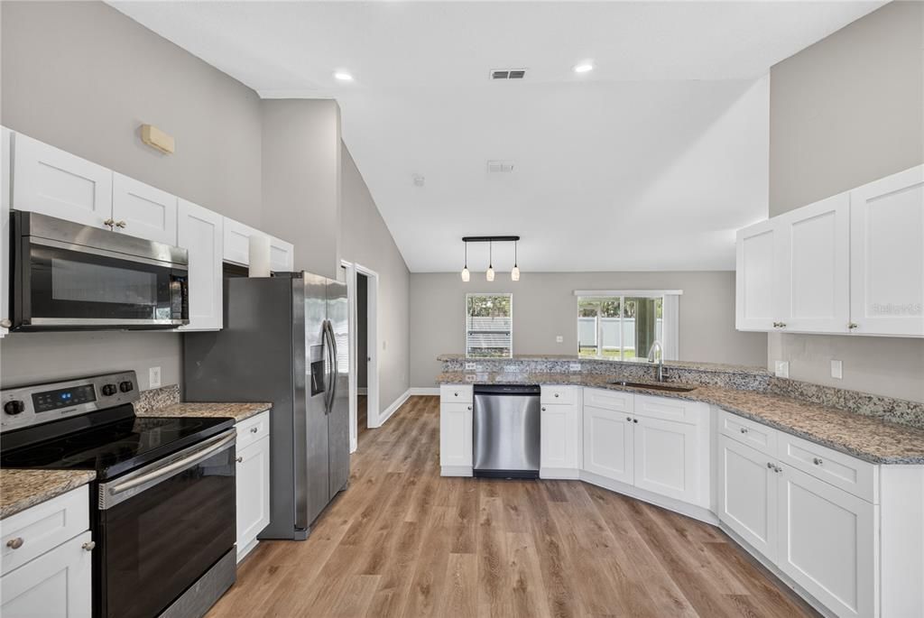 For Sale: $259,900 (3 beds, 2 baths, 1521 Square Feet)