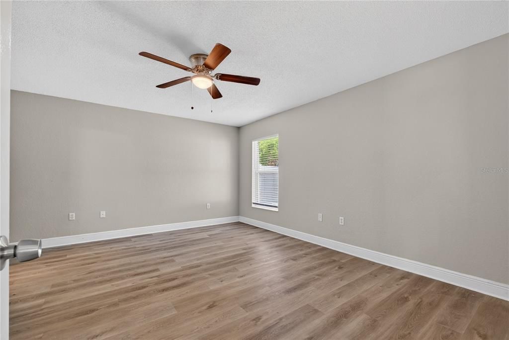 For Sale: $259,900 (3 beds, 2 baths, 1521 Square Feet)
