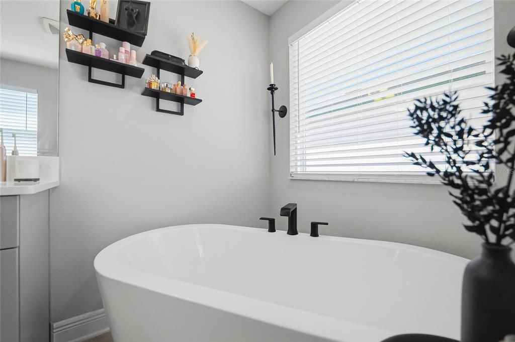 For Rent: $3,400 (3 beds, 3 baths, 2143 Square Feet)