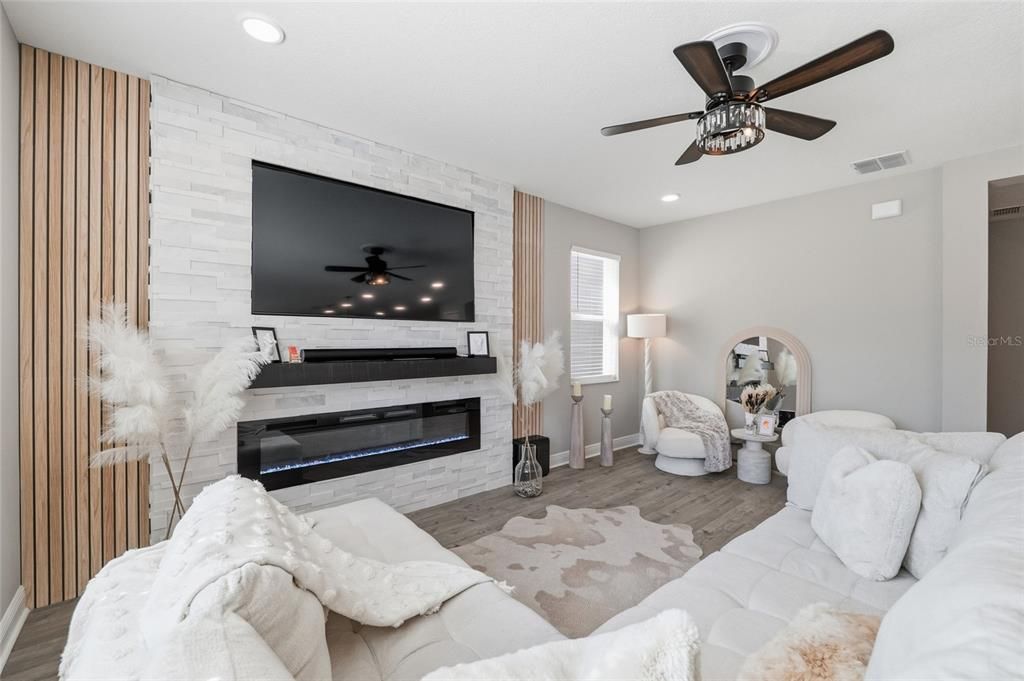 For Rent: $3,400 (3 beds, 3 baths, 2143 Square Feet)
