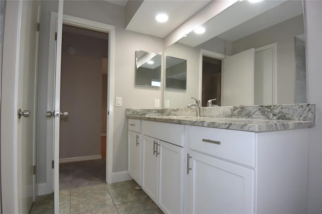 Active With Contract: $314,900 (3 beds, 2 baths, 1559 Square Feet)