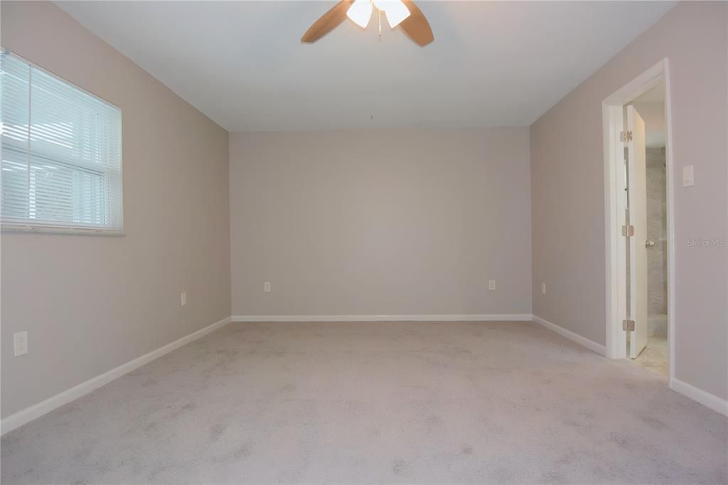 Active With Contract: $314,900 (3 beds, 2 baths, 1559 Square Feet)