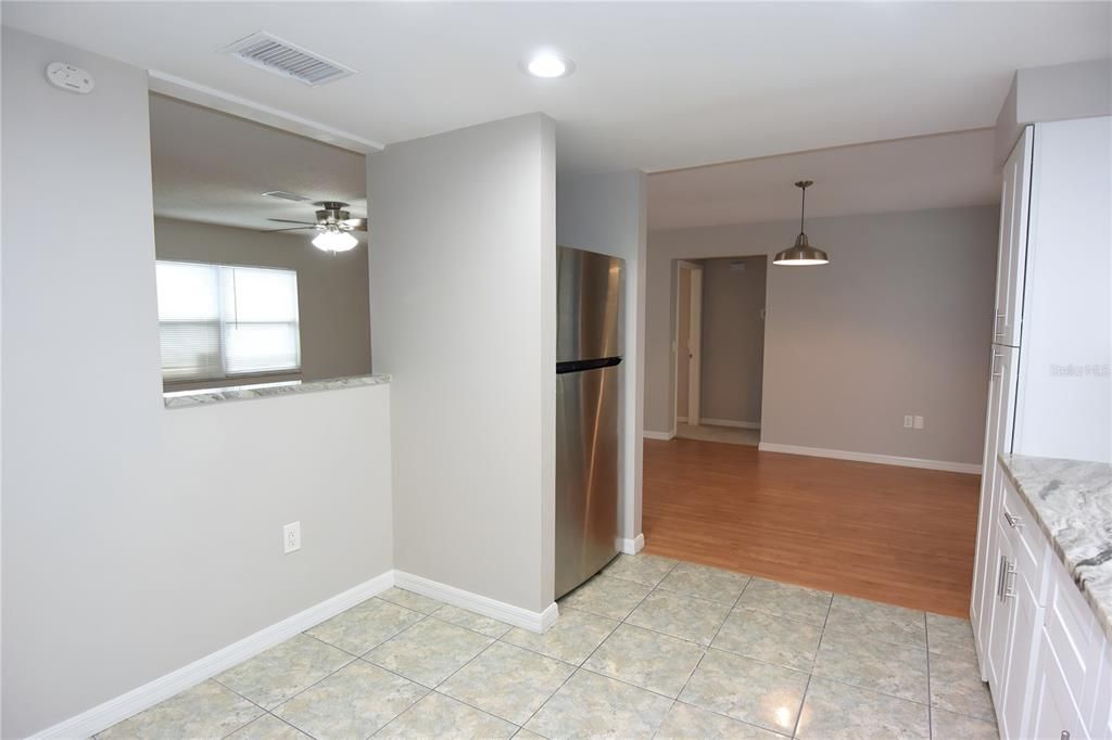 Active With Contract: $314,900 (3 beds, 2 baths, 1559 Square Feet)