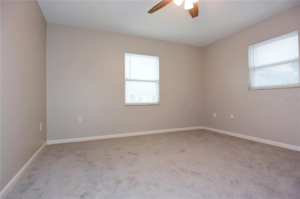 Active With Contract: $314,900 (3 beds, 2 baths, 1559 Square Feet)