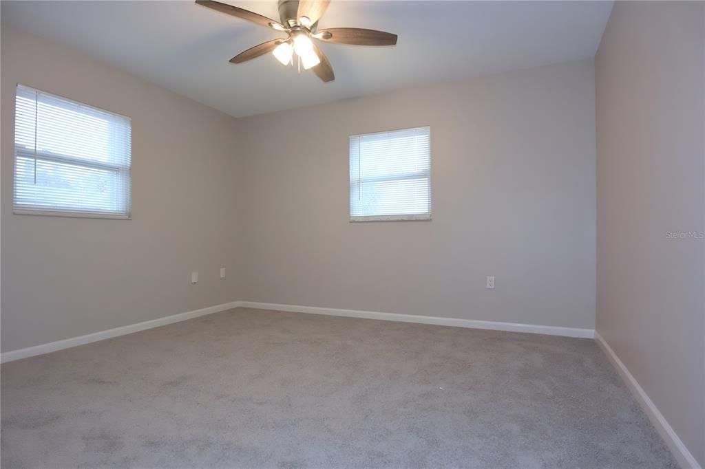 Active With Contract: $314,900 (3 beds, 2 baths, 1559 Square Feet)