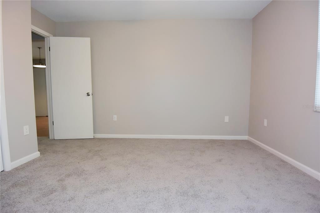 Active With Contract: $314,900 (3 beds, 2 baths, 1559 Square Feet)