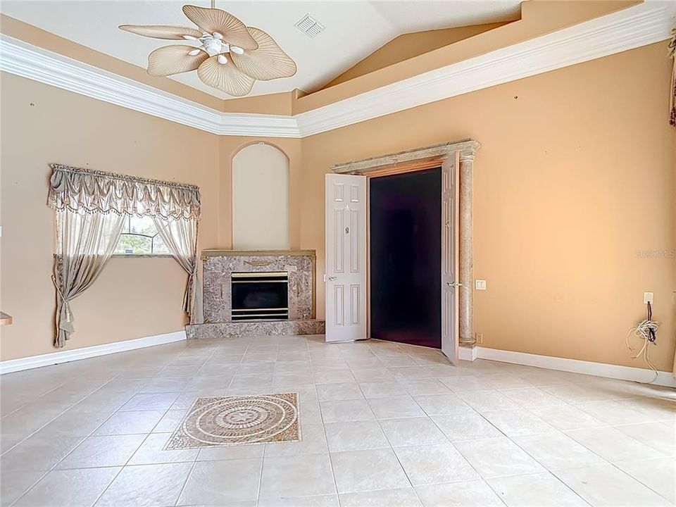 En Venta: $790,000 (3 camas, 3 baños, 5502 Pies cuadrados)