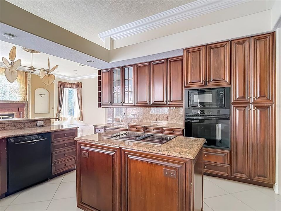En Venta: $790,000 (3 camas, 3 baños, 5502 Pies cuadrados)