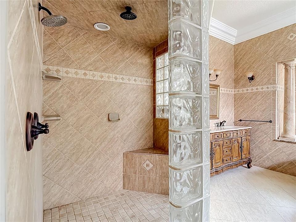 En Venta: $790,000 (3 camas, 3 baños, 5502 Pies cuadrados)
