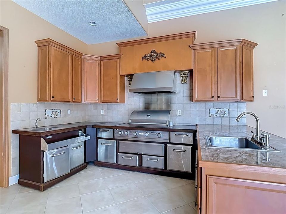 En Venta: $790,000 (3 camas, 3 baños, 5502 Pies cuadrados)