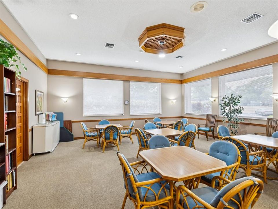 For Sale: $249,900 (2 beds, 2 baths, 1390 Square Feet)