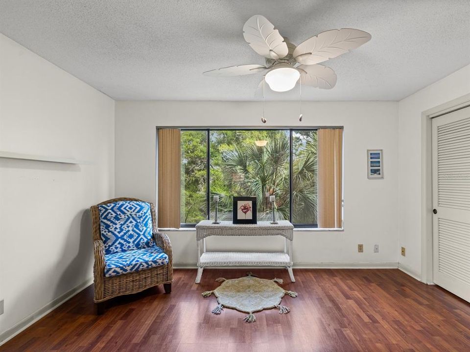 For Sale: $249,900 (2 beds, 2 baths, 1390 Square Feet)