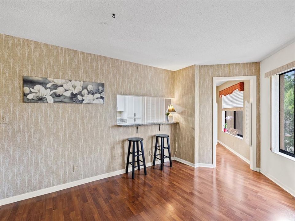 For Sale: $249,900 (2 beds, 2 baths, 1390 Square Feet)