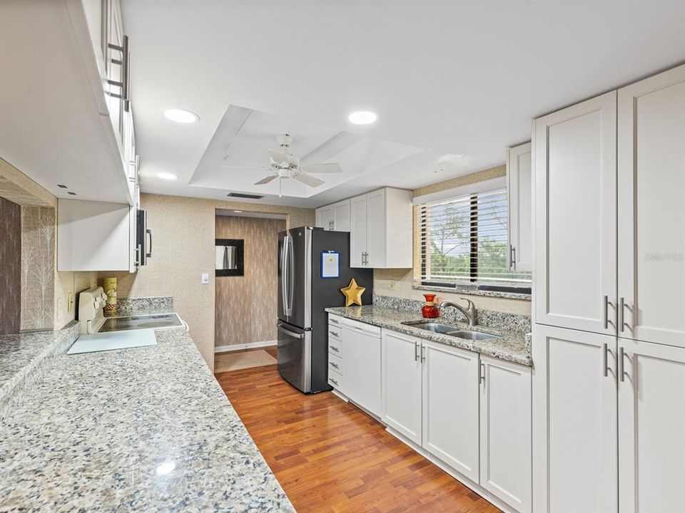 For Sale: $249,900 (2 beds, 2 baths, 1390 Square Feet)