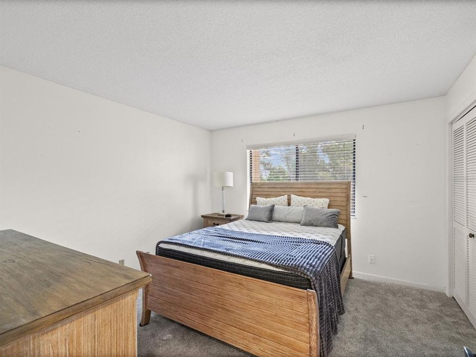 For Sale: $249,900 (2 beds, 2 baths, 1390 Square Feet)