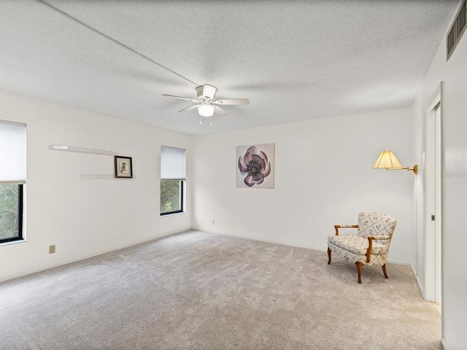 For Sale: $249,900 (2 beds, 2 baths, 1390 Square Feet)