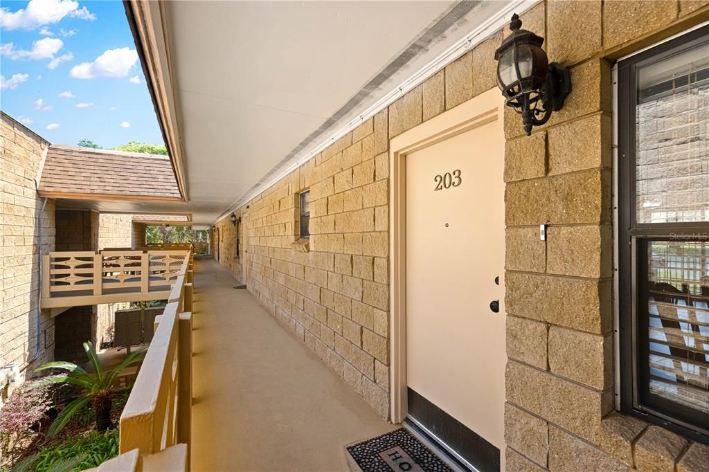 For Sale: $135,000 (2 beds, 2 baths, 1148 Square Feet)